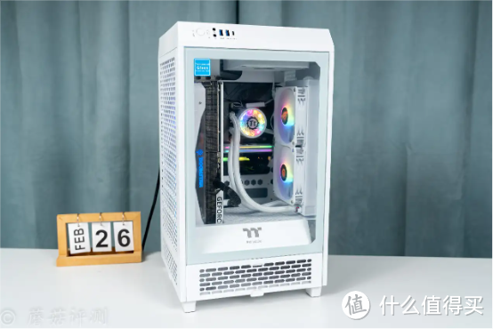 轻松塞进一张RTX4090，散热还十分优秀，Tt（Thermaltake）The Tower 200白色Mini迷你机箱 评测