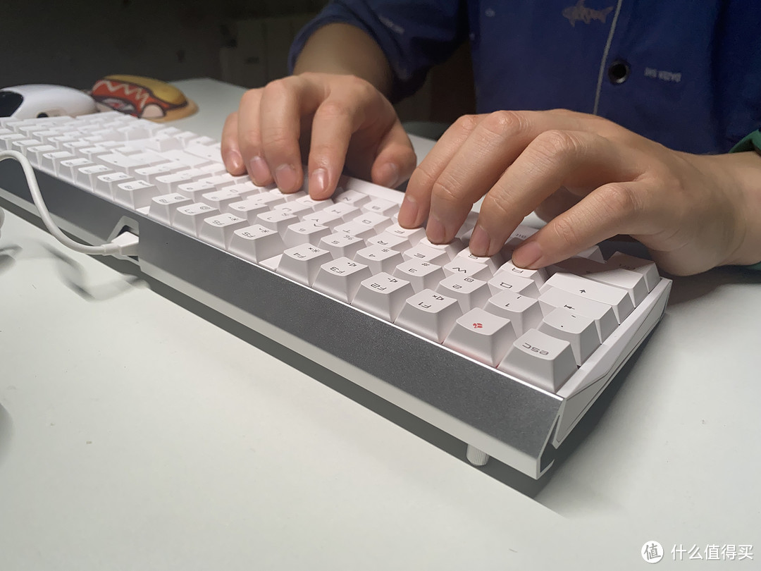 佣有这样的键盘，你几点回家。樱桃 CHEERY MX3.0S RGB 有线 白色 红轴