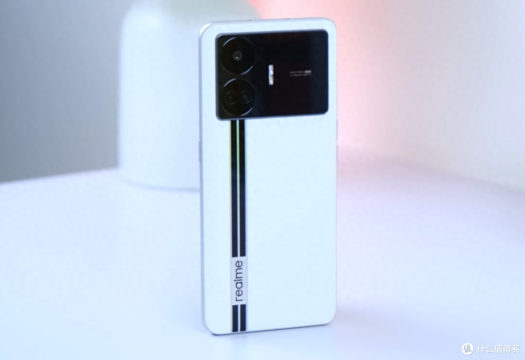 旗舰机降级为千元机,骁龙8+旗舰完全放开:IMX890+1.5K屏+150W