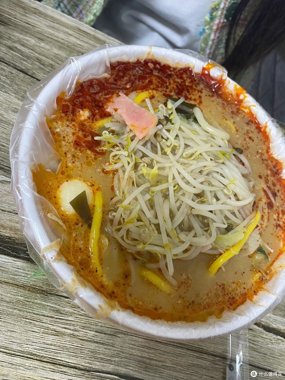 揭秘「麻辣烫」:网红美食背后的黑幕,看完你还敢吃吗?