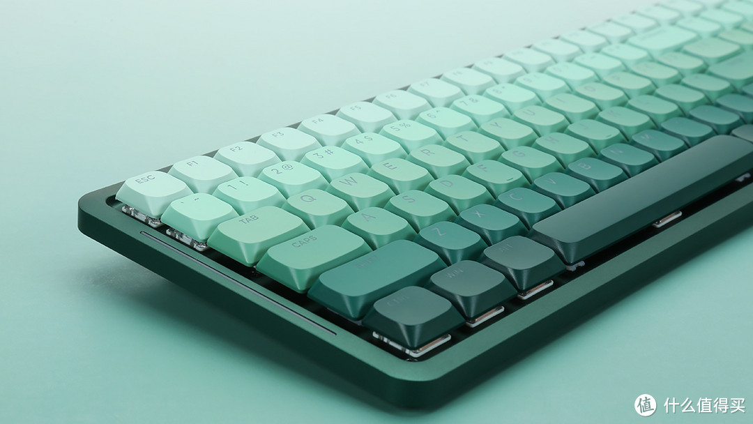 新贵SK01矮轴三模机械键盘图赏：水墨之间，只此青绿