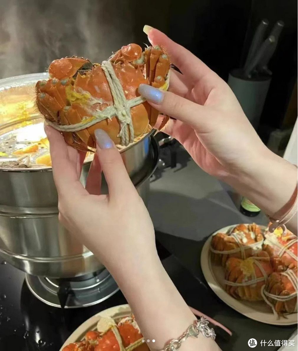 御蟹湖螃蟹：苏州太湖大闸蟹，肥美诱人，品味江南美食