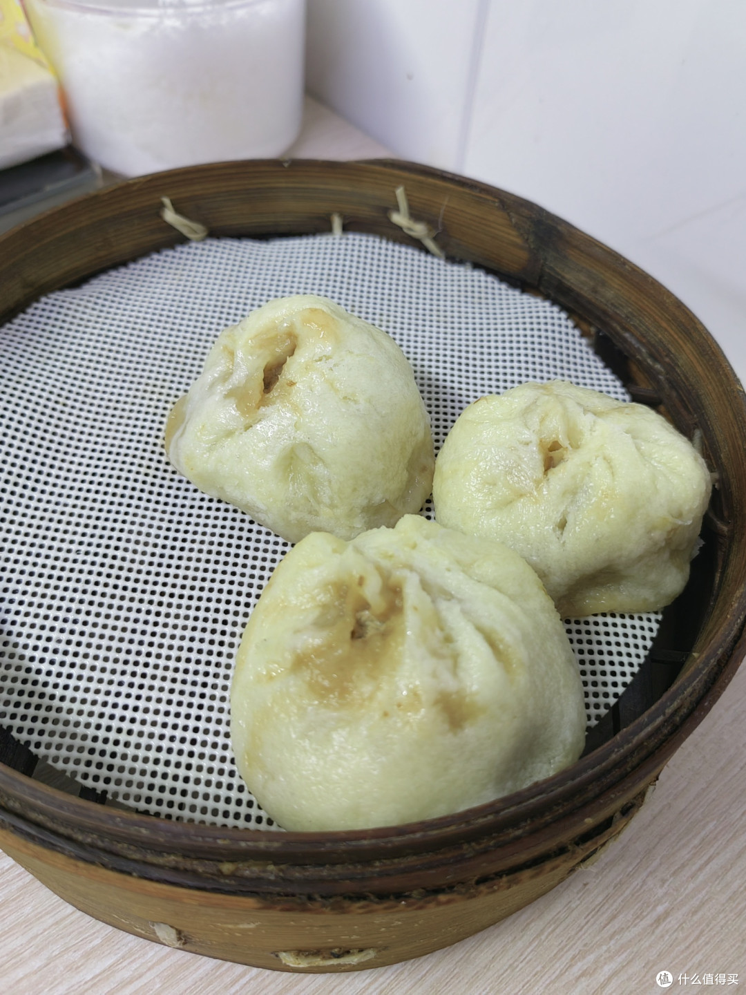 我最爱吃的牛肉馅小笼包和小馄饨