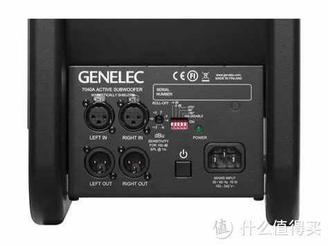 Genelec 有源音箱，有电源插口和开关