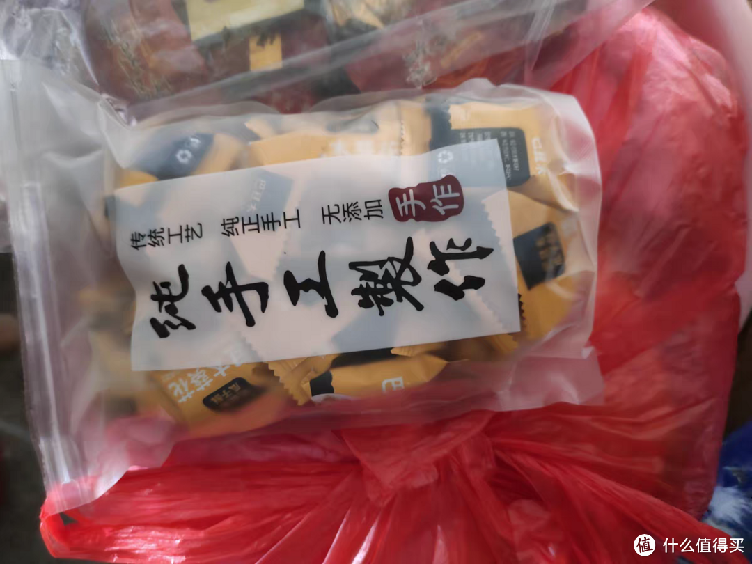 巴旦木瓜子仁酥葵花籽仁坚果：网红休闲零食品的新潮流