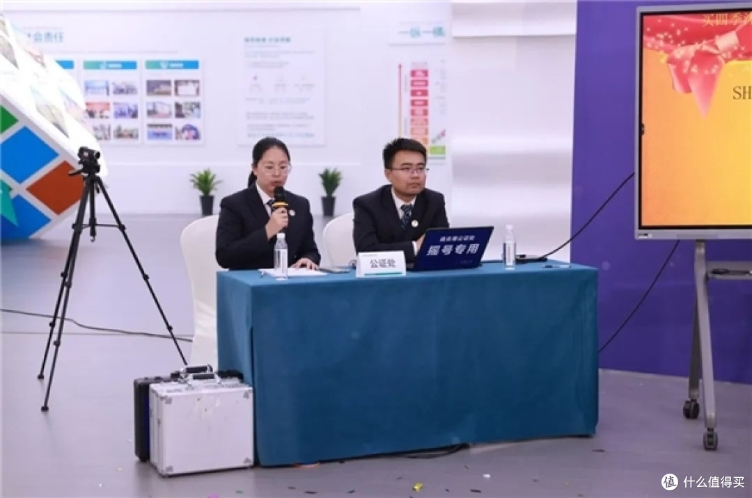 242万人围观!"买四季沐歌送雅迪电动车抽华为Mate60Pro"第一轮直播超燃