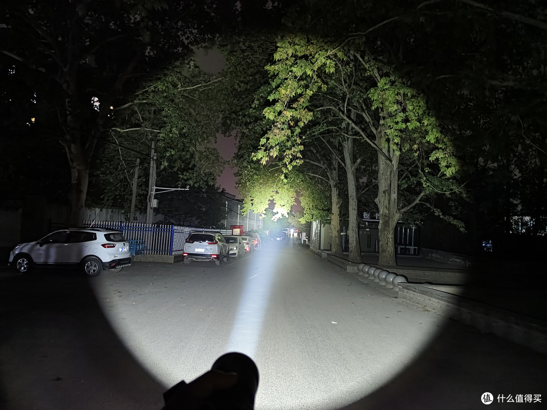 不仅射得远,还持久力爆棚!迈特明酷MT001单锂远射手电体验