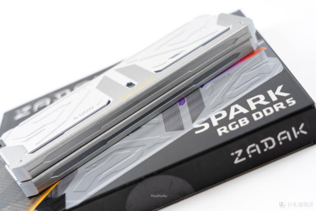 风吹大波浪——4090金属大师AIO+Z790刀锋钛MAX+九州风神CH560数显纯白装机展示