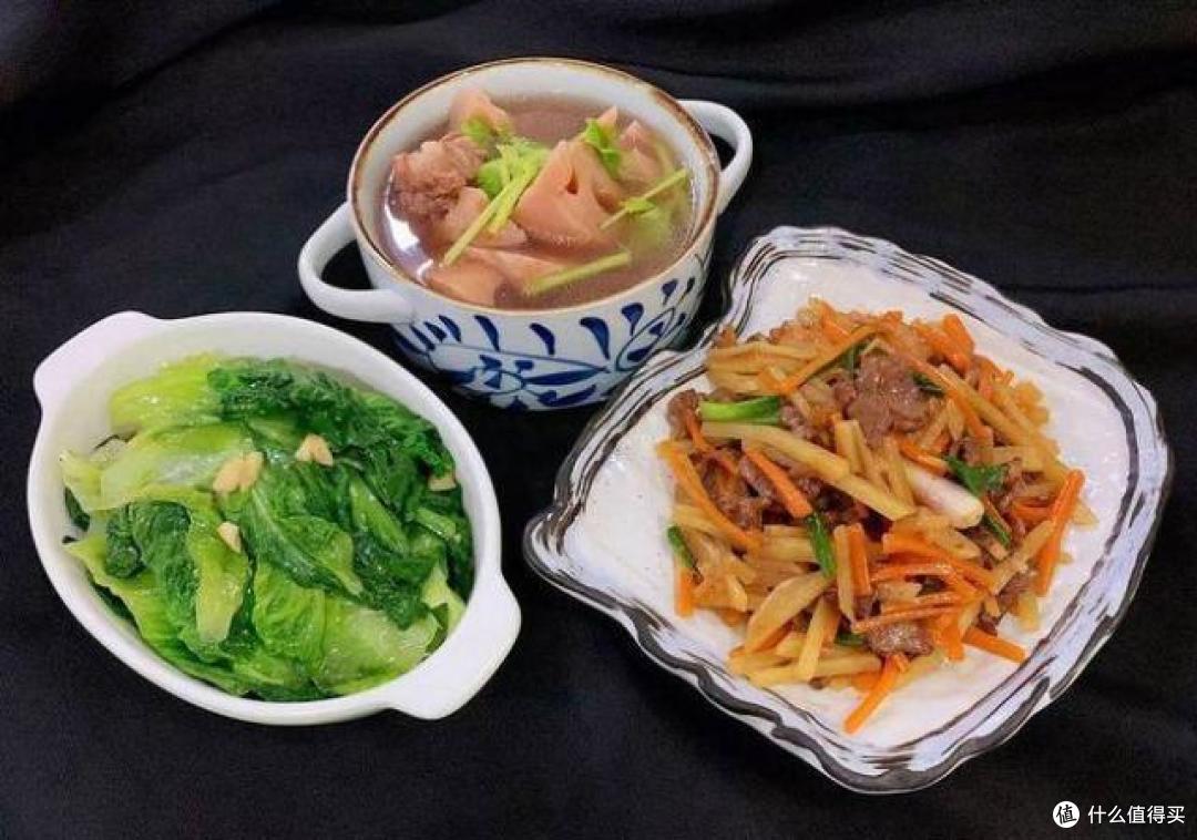 新疆媳妇做的晚餐,荤素搭配合理,7天不重样,孩子吃真好