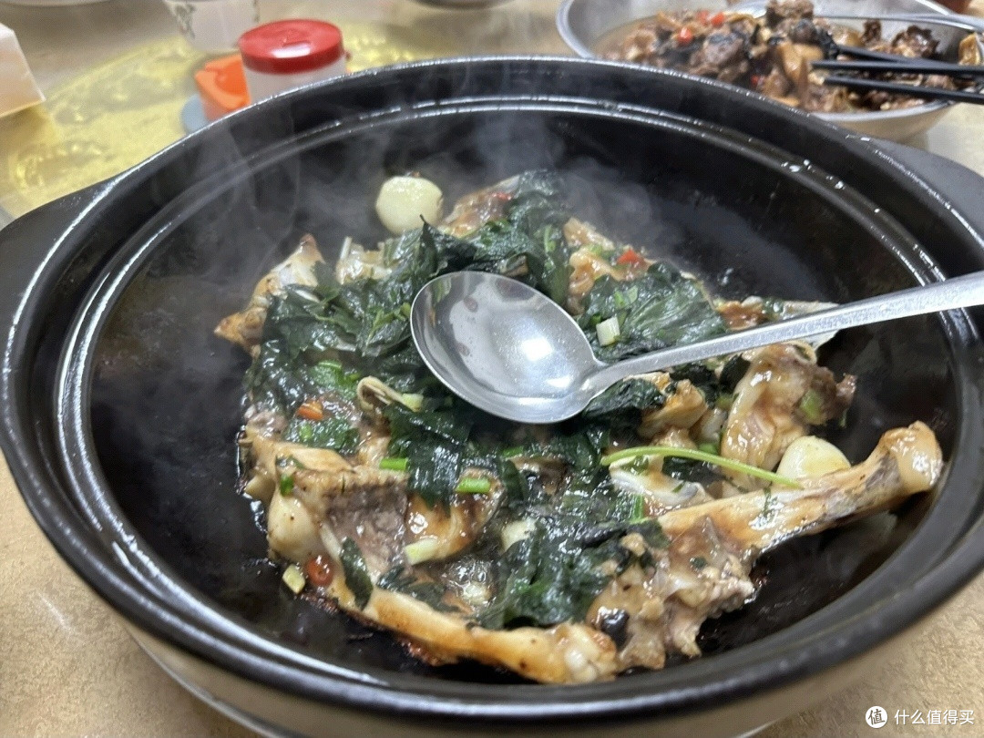 餐桌佐餐好酒，马爹利名仕