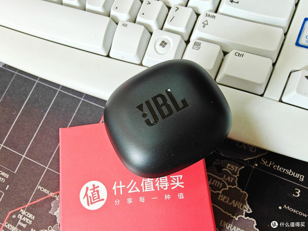 这款小而美的JBL耳机，让我既有惊喜又有失望，等等党可以等双十一