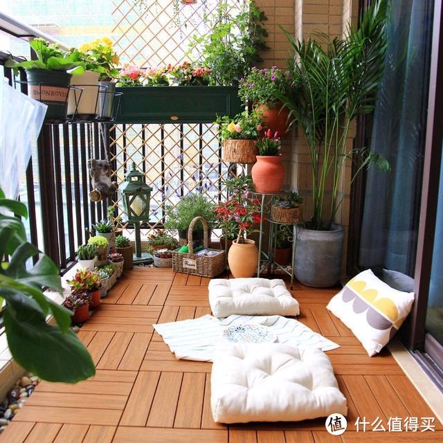 三、五平米的小阳台，也能打造成漂亮小花园，别再浪费堆杂物了