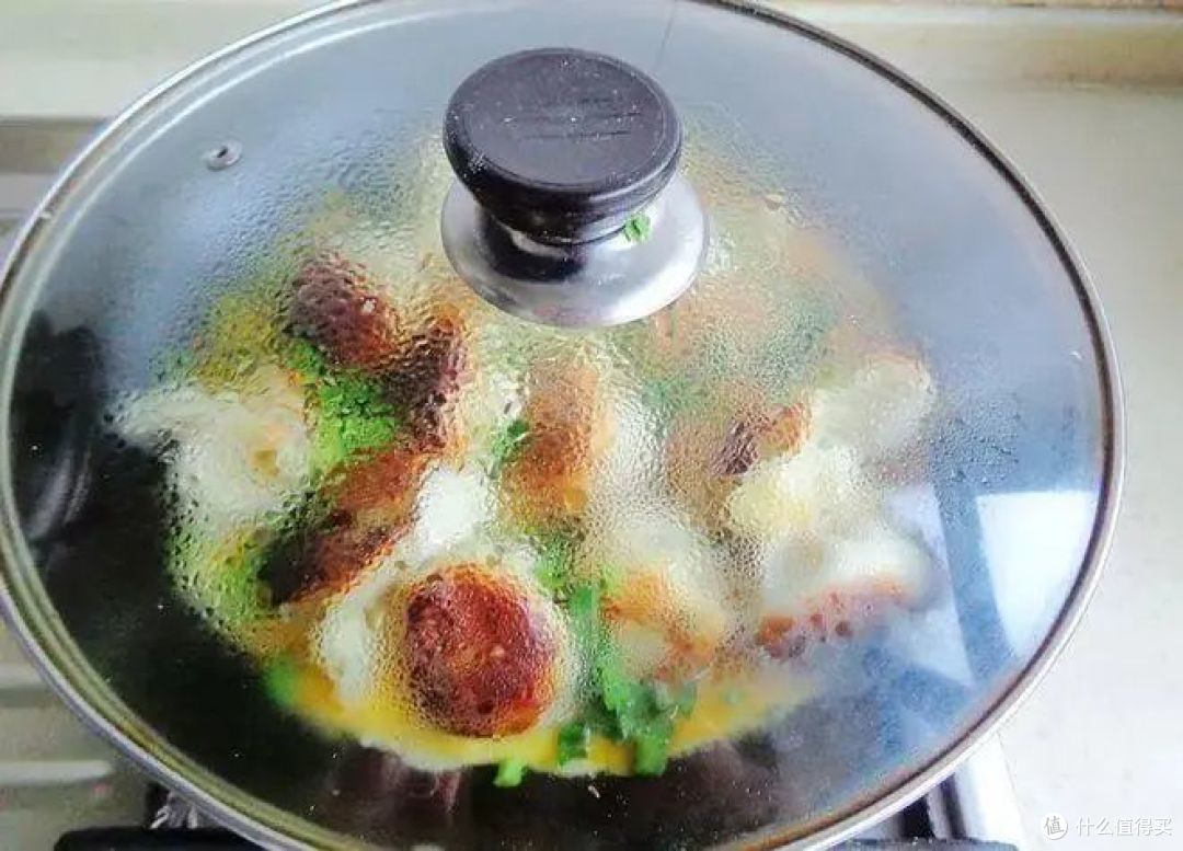冰冻水饺怎么做煎饺？好方法，简单易学，一次成功！