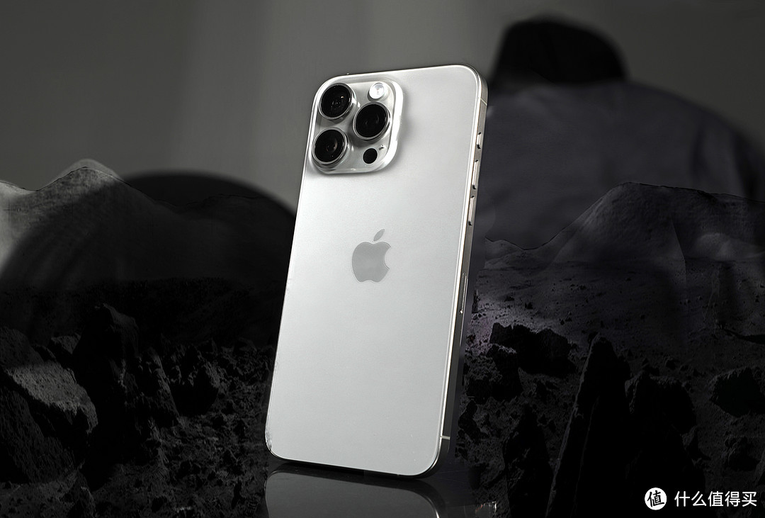 iPhone 15 Pro Max 1TB顶配 1 个月深度评测，它真的香吗？（附样片30+