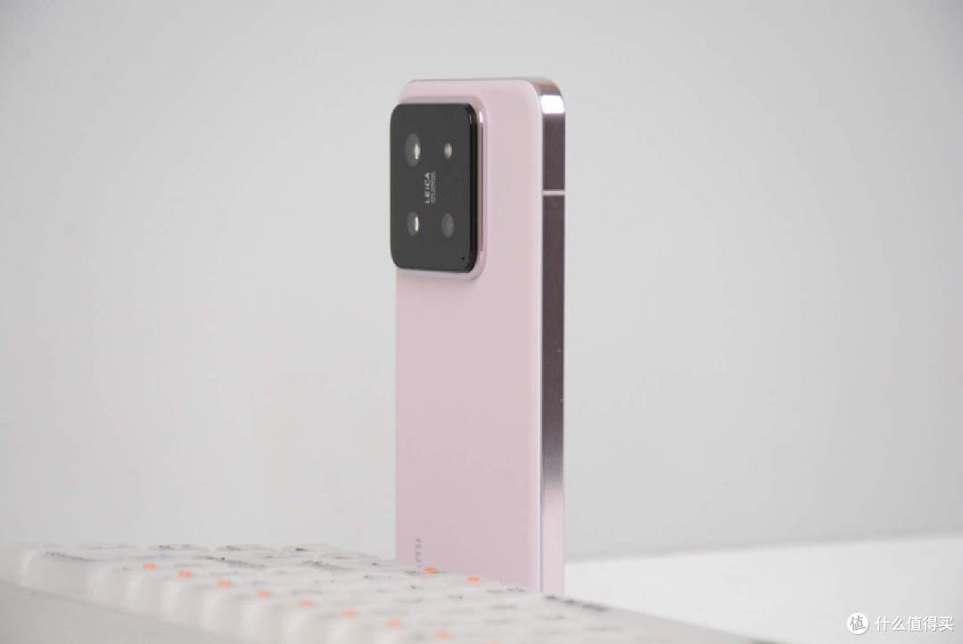 卖不动了?iPhone15系列实惨,不到2个月遭遇两大强劲对手?