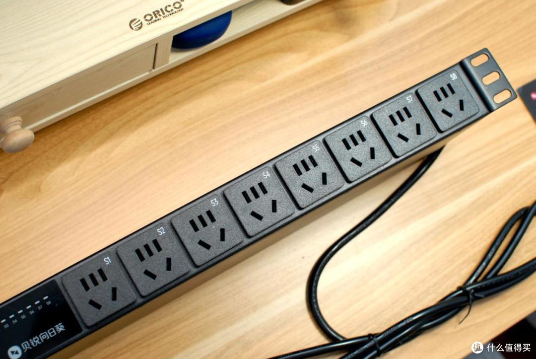 向日葵智能PDU：让机房管理更安全，同时支持远程控制和电量统计