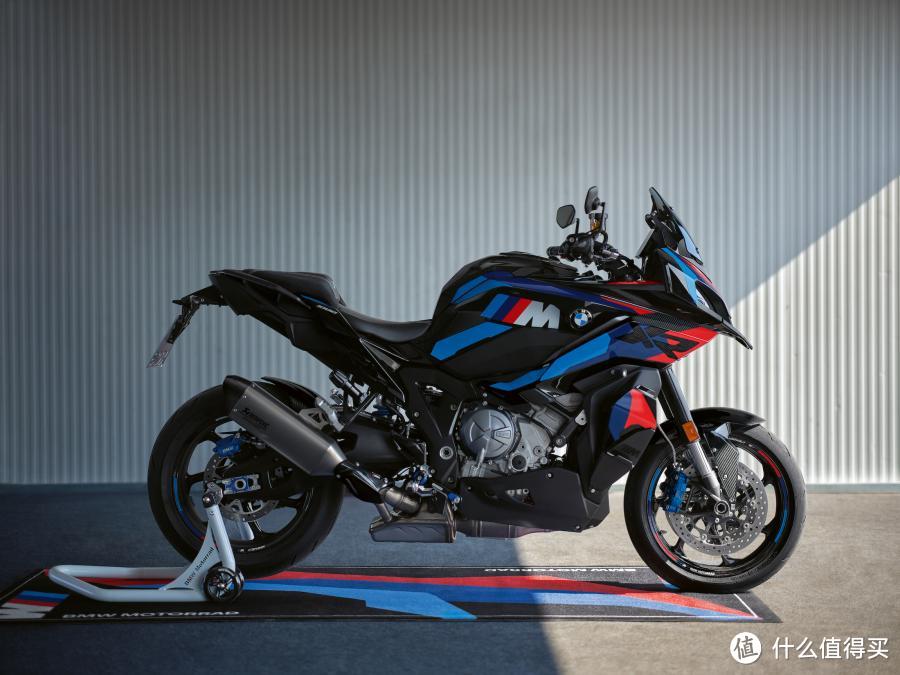 宝马 M1000 XR 新车发布:狂拽酷炫,极致驾驶体验!
