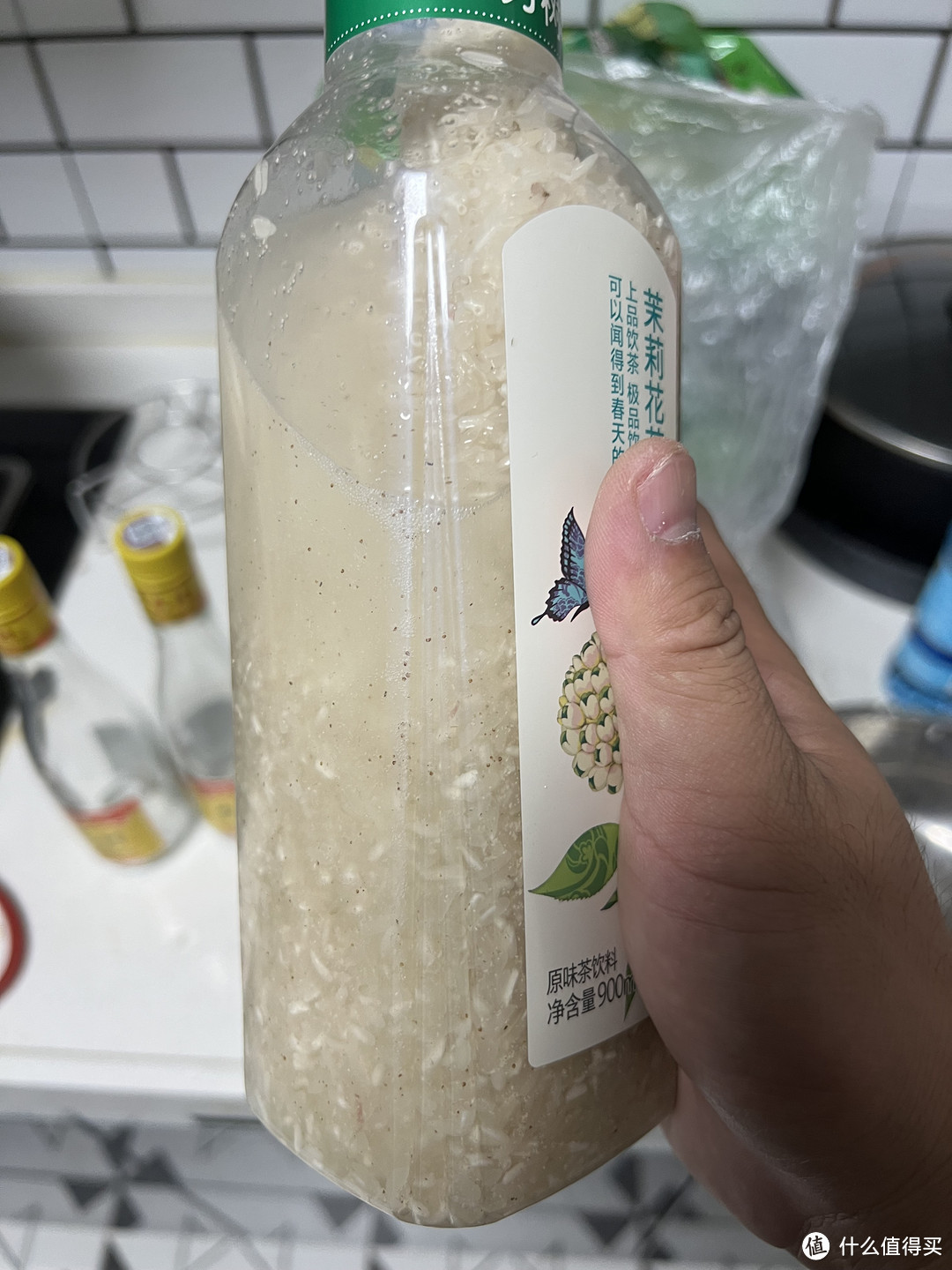 为了不浪费陈米,两瓶杏花村泡了酒米