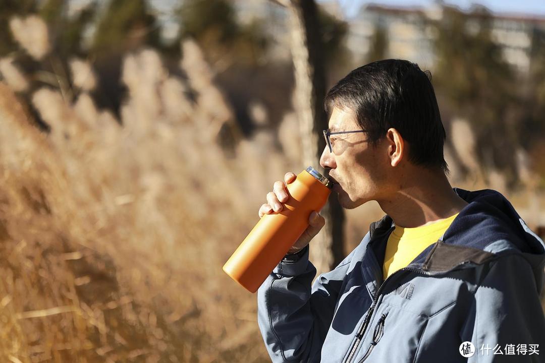 千万别买攀峰保温杯，开水泡茶喝不上