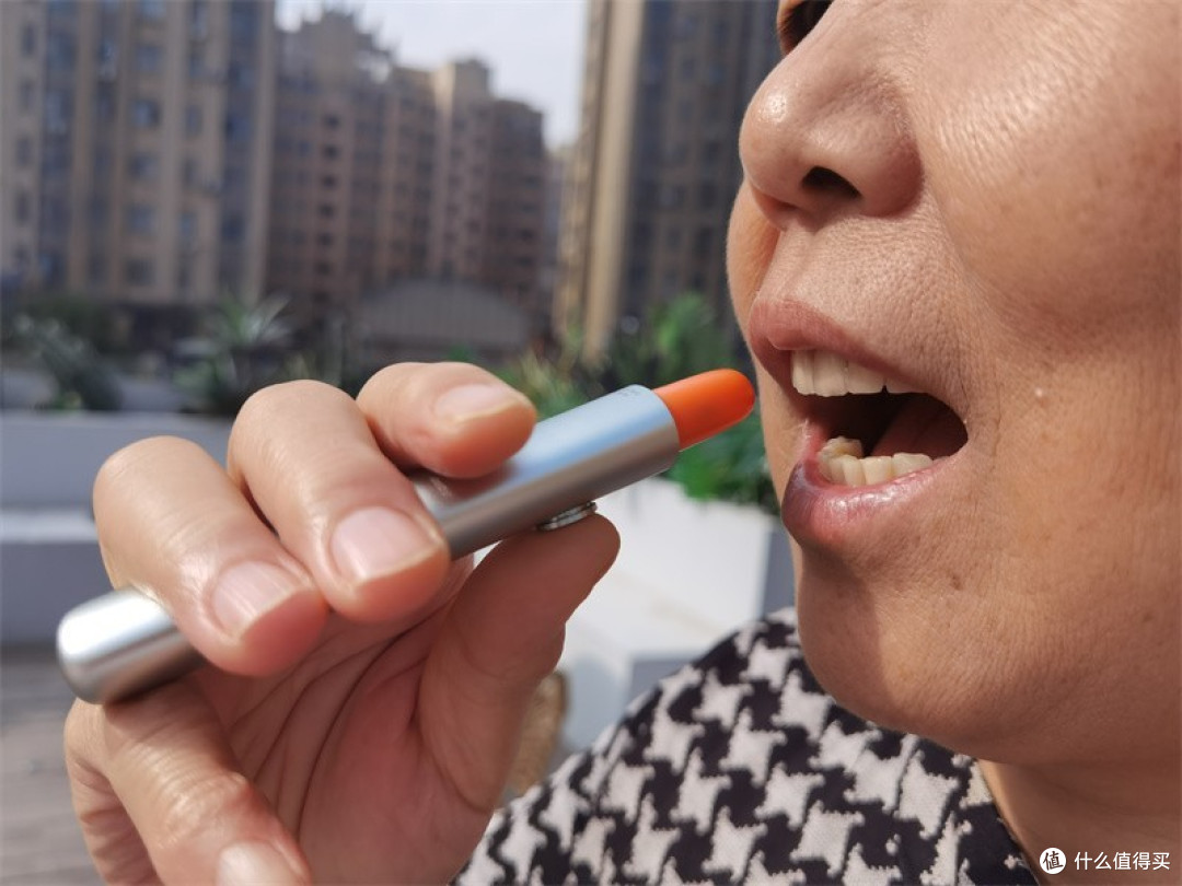 左点智能电子口腔喷雾：消除口腔异味，彰显时尚品位