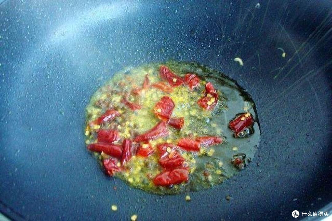 爆炒鸡丁怎么炒好吃？好方法，简单好上手，鲜美下饭！