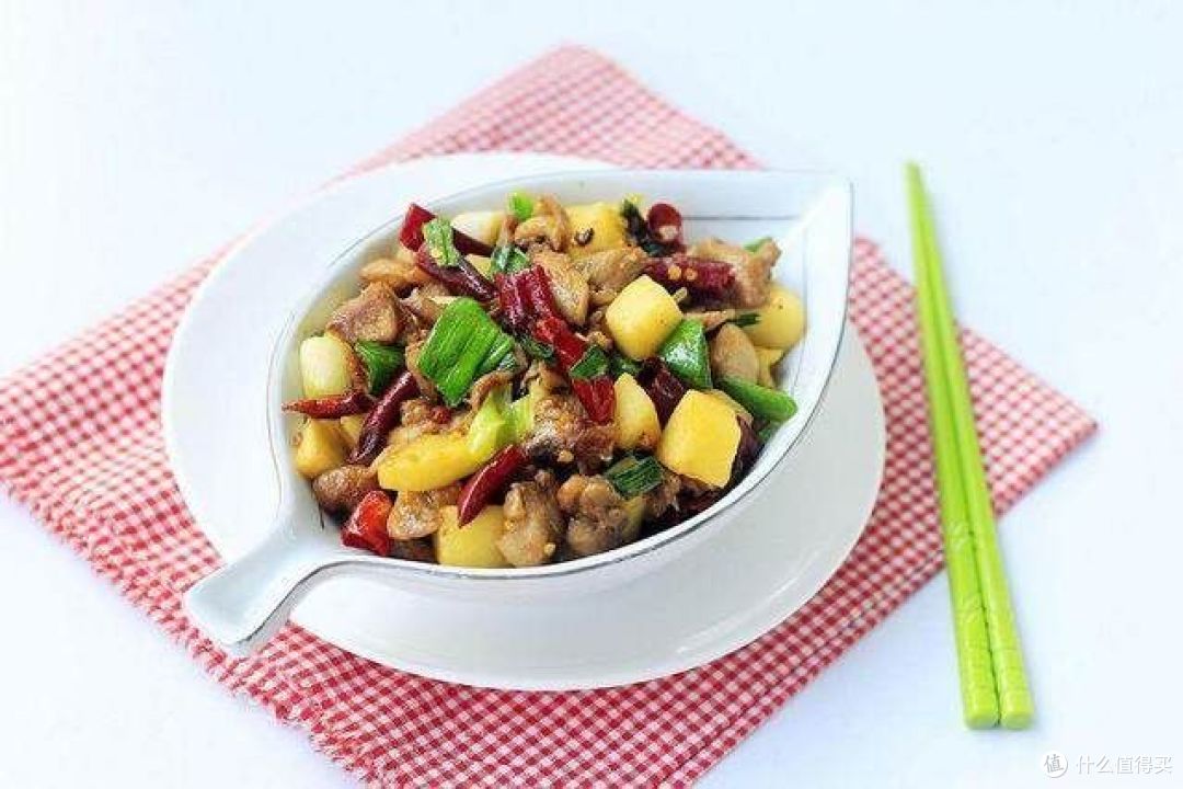 爆炒鸡丁怎么炒好吃？好方法，简单好上手，鲜美下饭！