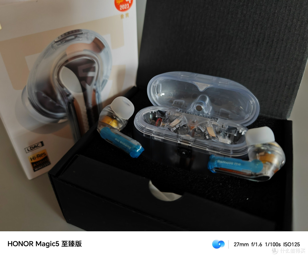 科技未来感蓝牙耳机,太不可思议了!