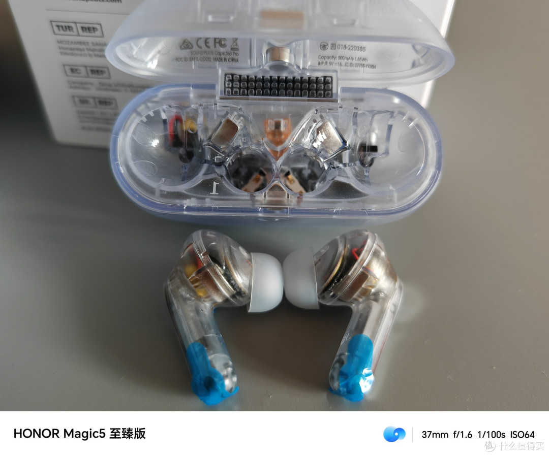 科技未来感蓝牙耳机,太不可思议了!