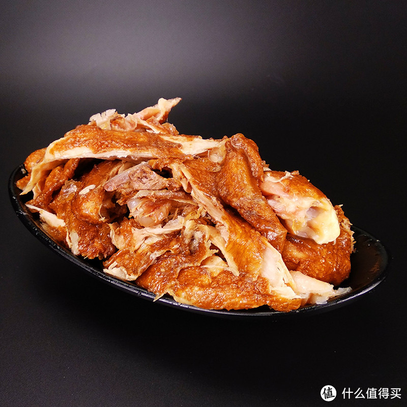 一道令人垂涎的美食,熟食当然在餐桌上大放异彩