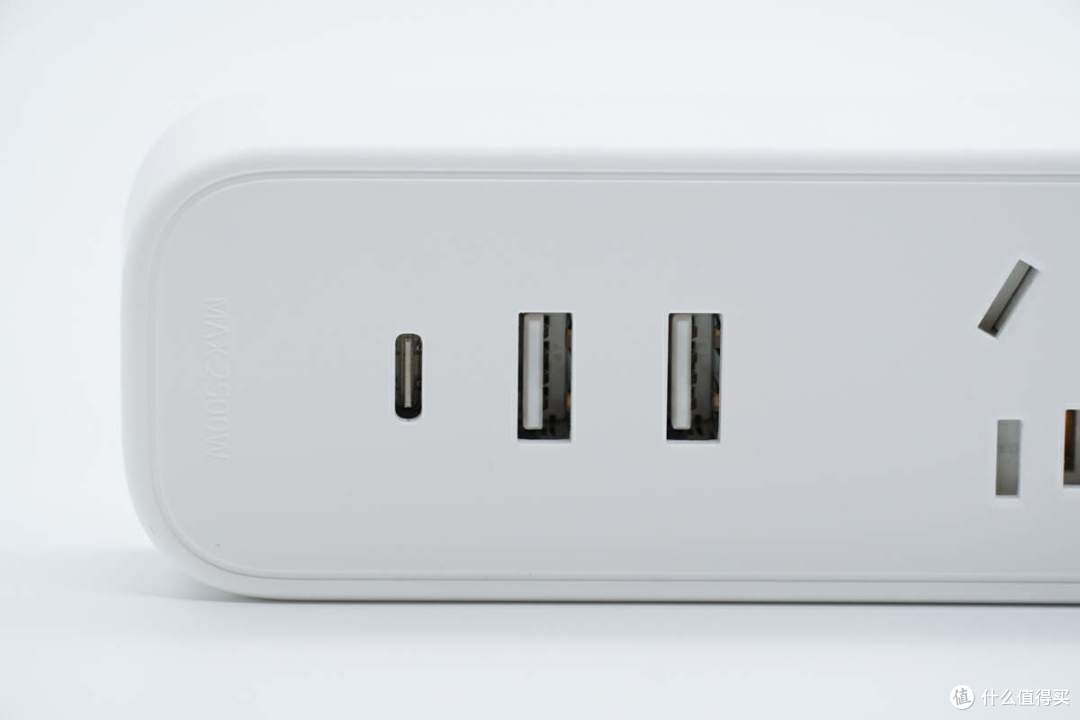 aigo 20W 总控三位延长线插座评测:PD 20快充,桌面智能充电