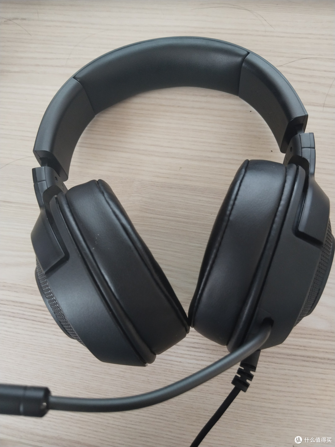 雷蛇 Razer 北海巨妖标准版X 头戴式游戏耳机:舒适轻盈,带来全方位游戏体验