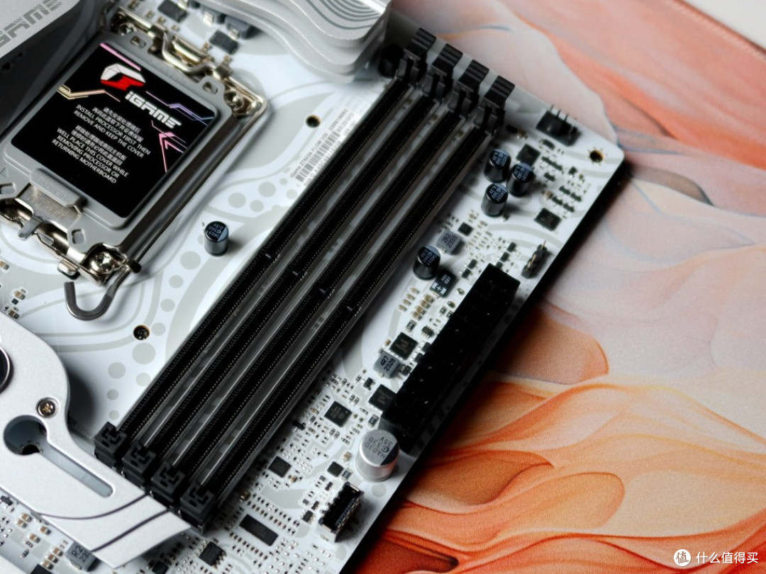 2000元内“乱杀”?七彩虹 iGAME Z790D5 FLOW 开箱&解析