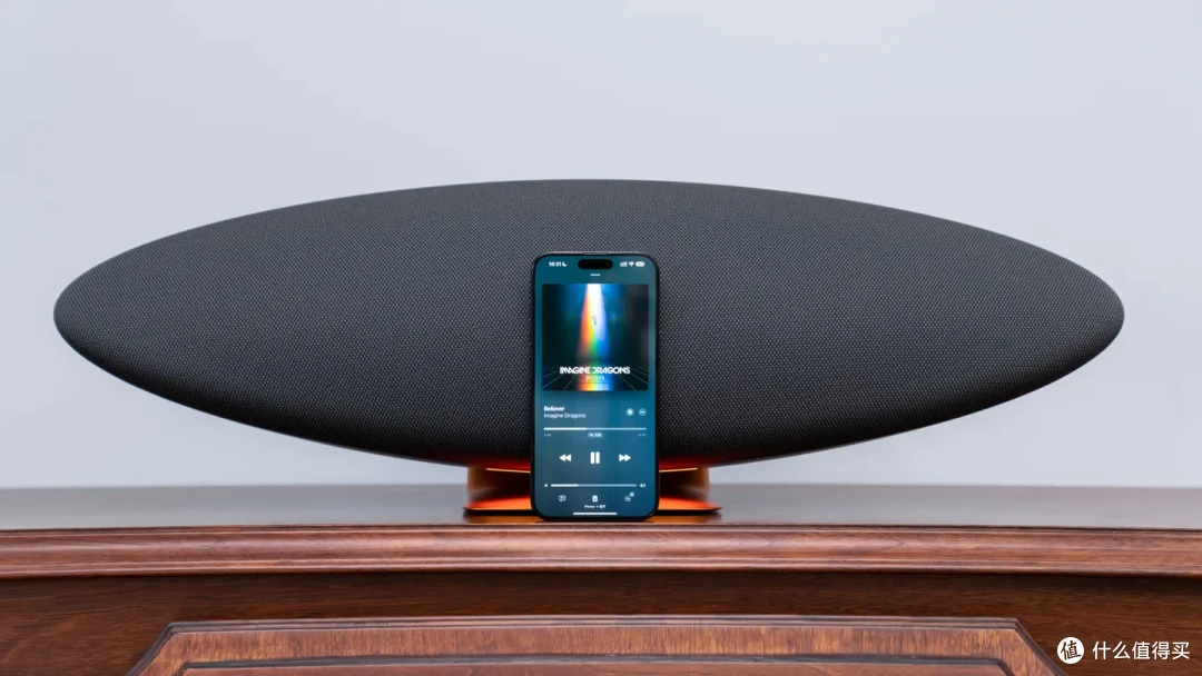 宝华韦健 Zeppelin 迈凯伦定制款无线蓝牙音箱:超跑外观 + HiFi 音频的完美交融