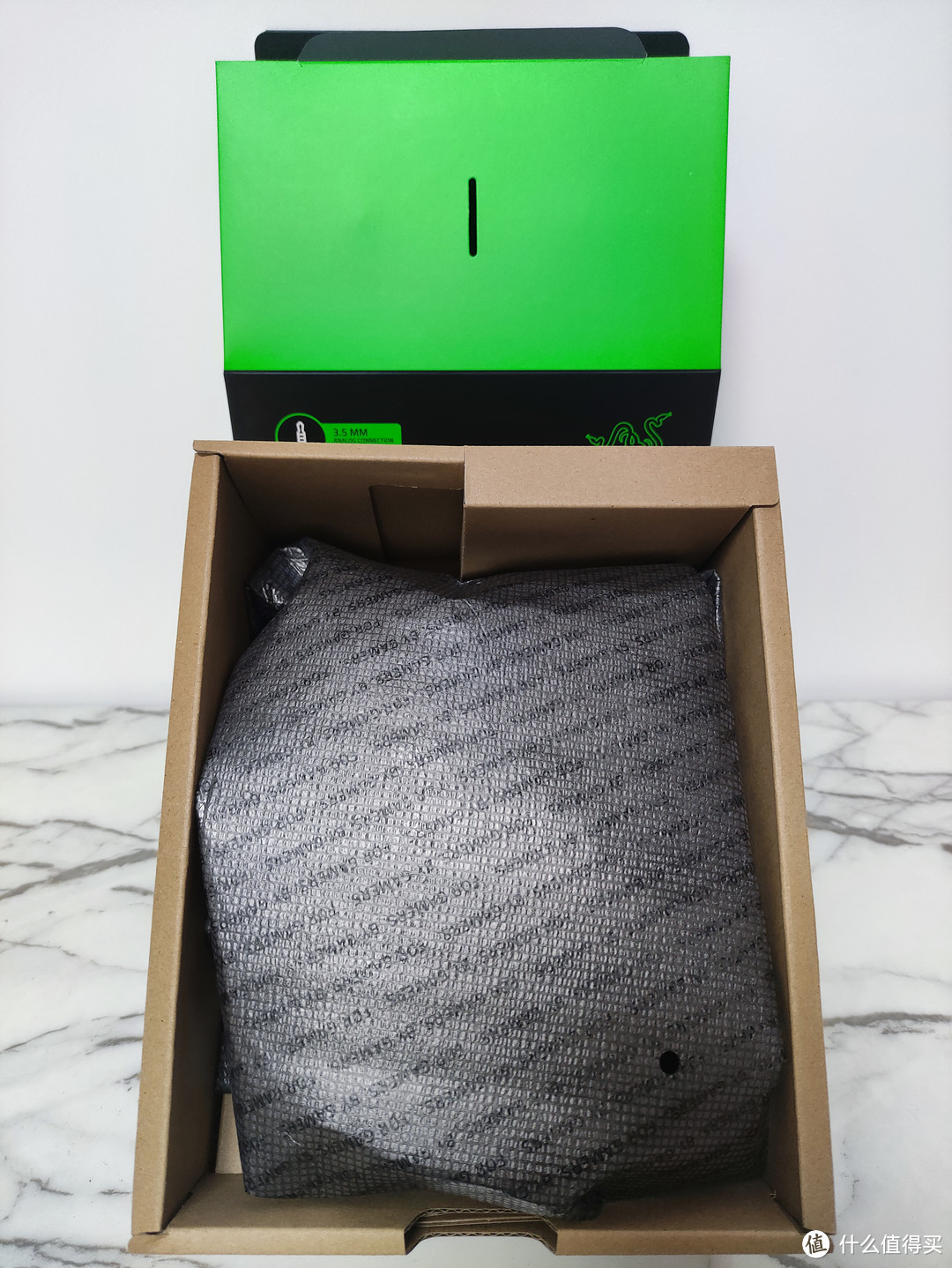 雷蛇 Razer 北海巨妖标准版 X 耳机,让你在游戏中享受身临其境的音效体验!