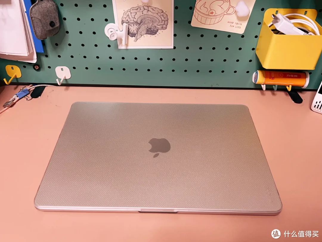 我也没想到MacBookAir居然啥也没有啊，没办法只能自费买了这些刚需外设