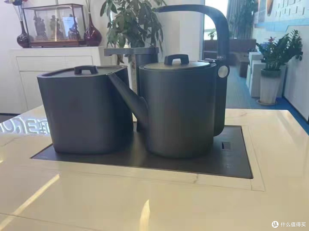 "越一智能烧水壶:科技与传统的完美结合"