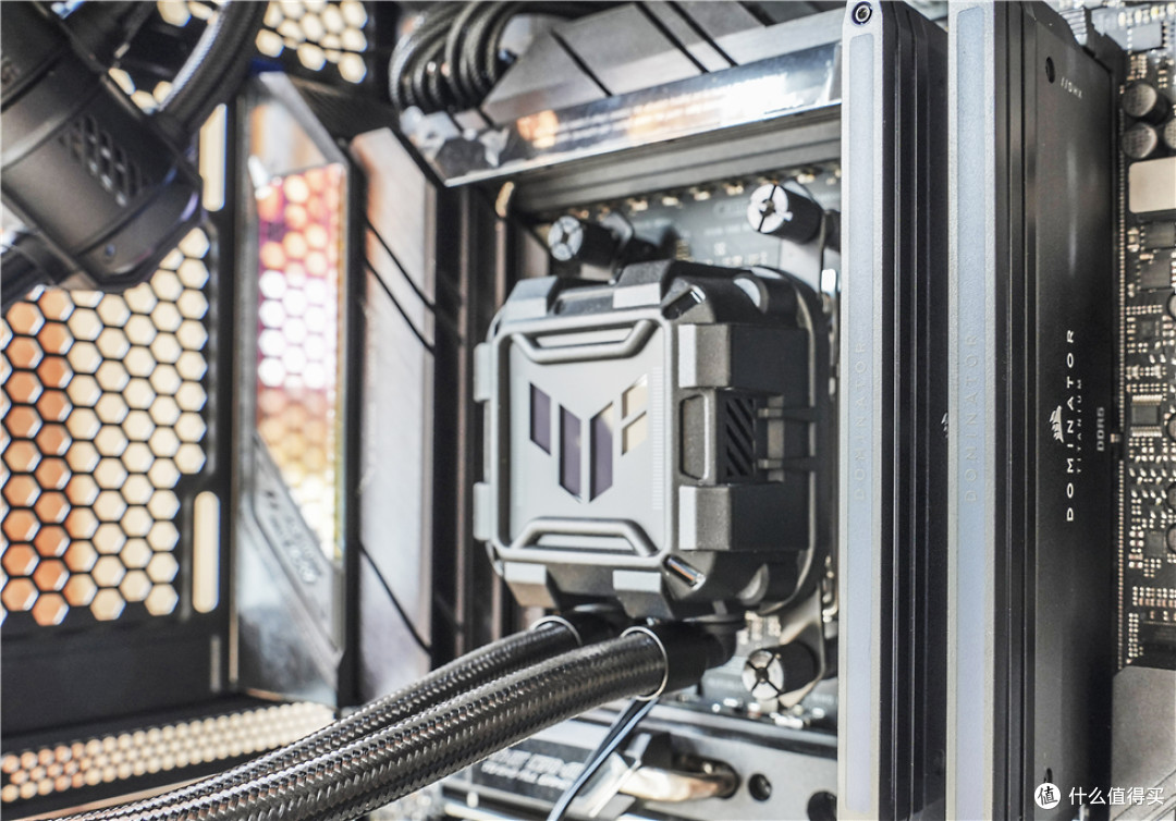硬派钢铁风海景房——ROG X670E-E主板+GT502弹药库无界版机箱装机