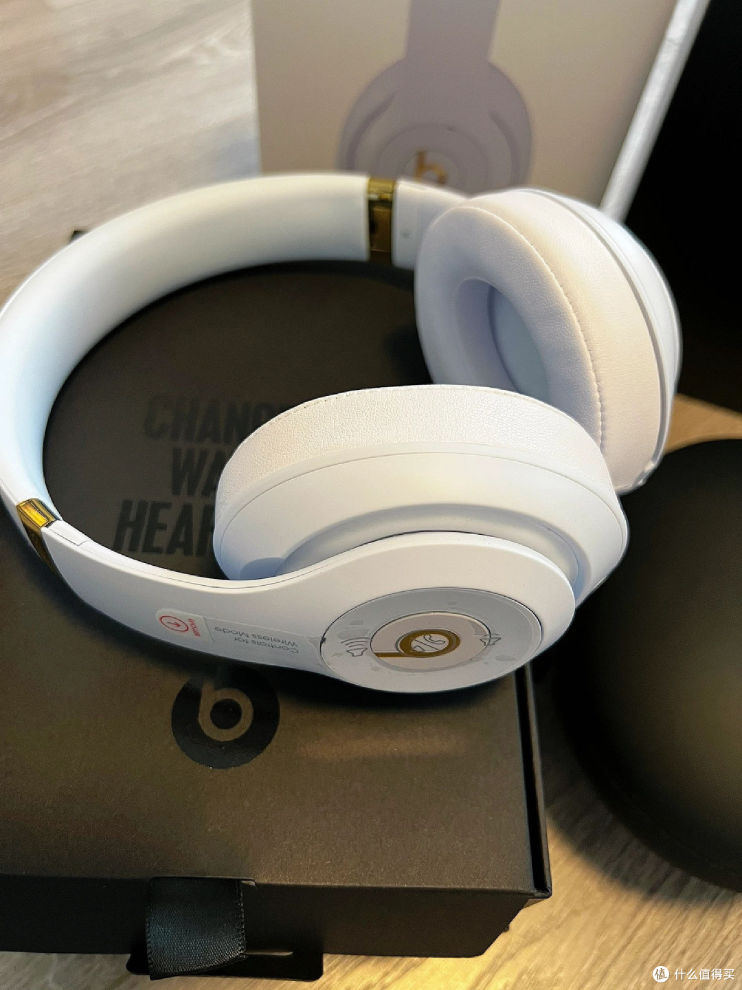 美版Beats Solo Pro耳机:音质与舒适性的太香了