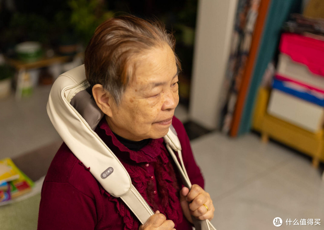 模仿人手揉捏！老妈认证打工人的舒缓神器，云康宝肩颈按摩仪