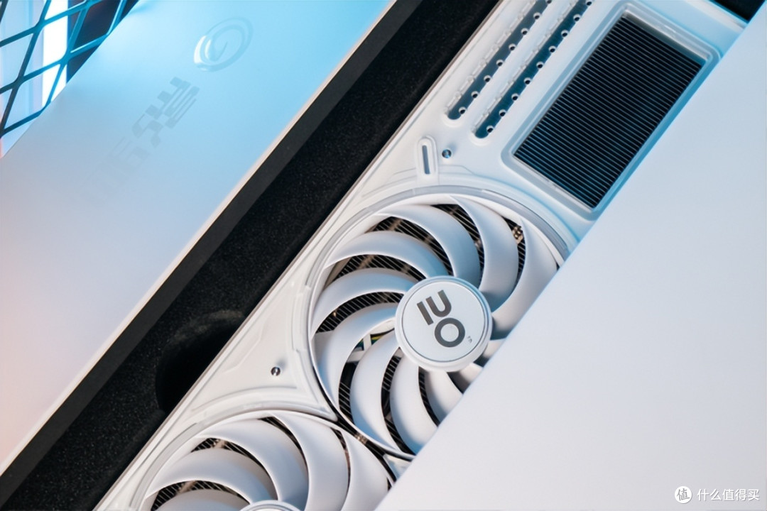 影驰 20周年 GeForce RTX 4090 带来“无线”的可能! 寻找“消失的它”!