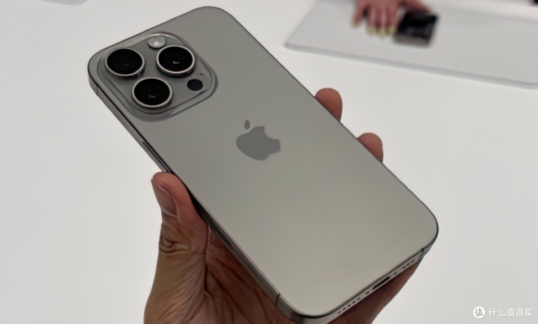iPhone15开局破发,华为mate60强势崛起,小米14热卖,双11咋选?