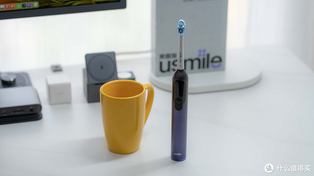 一只更懂你的电动牙刷：usmile笑容加 F10 PRO 双面屏数字牙刷体验