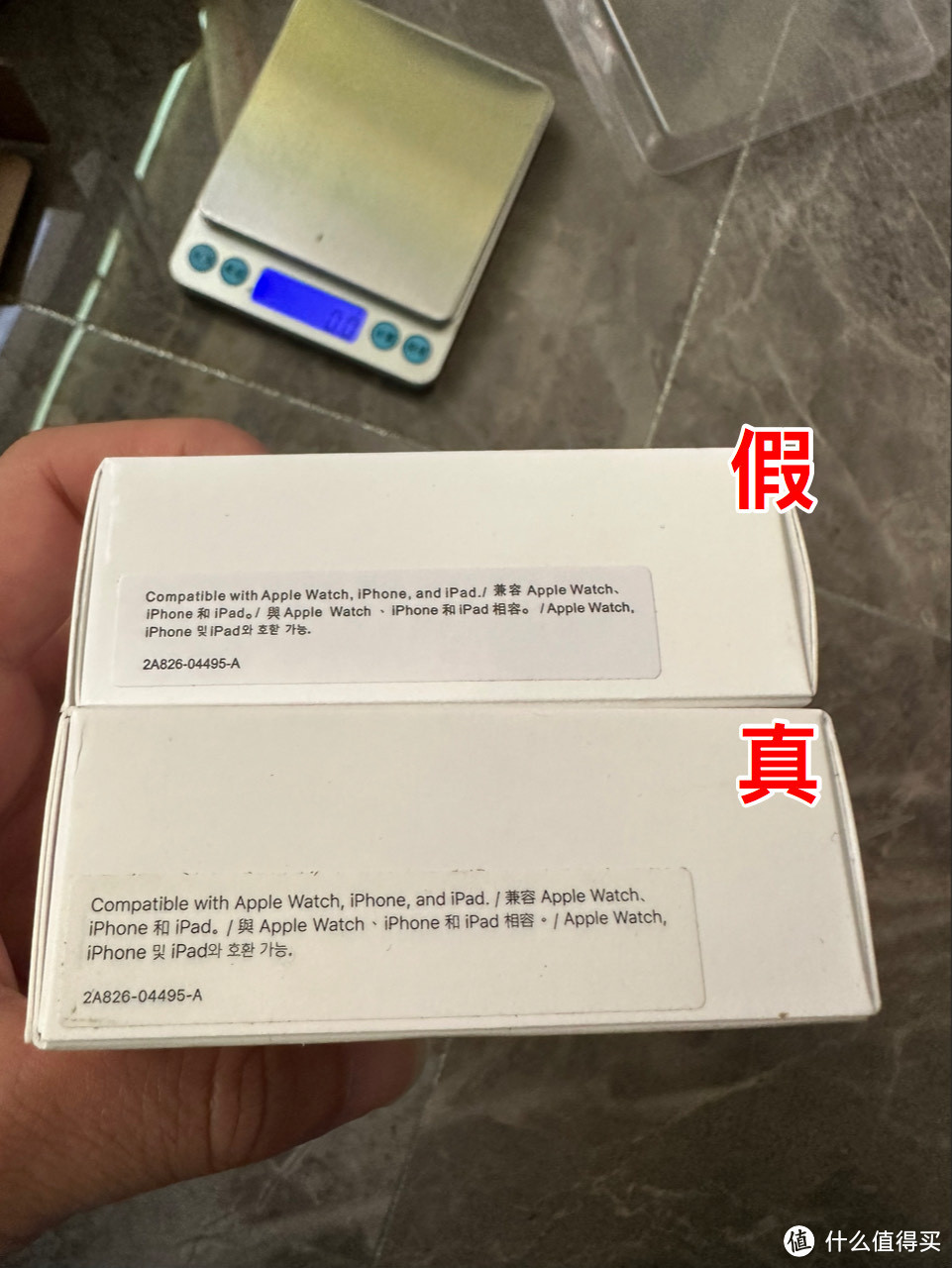 首先是盒子贴的标签真的感觉很类似很薄的一种塑料纸，假的就是普通贴纸，