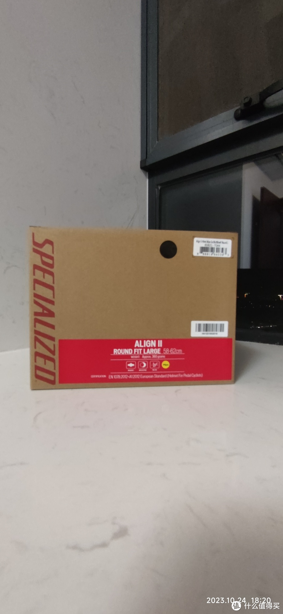 为了能够配我的骑行眼镜,我买了这个闪电的头盔!!!