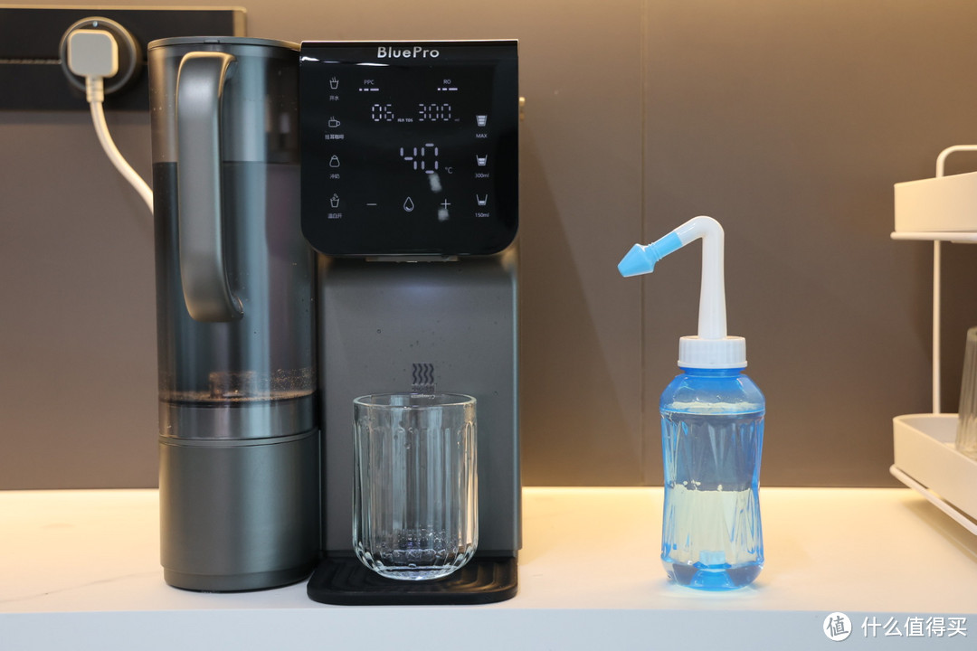 日常饮水怎样选才健康？试试这个——博乐宝净饮一体机，四重净化，助力健康水质！