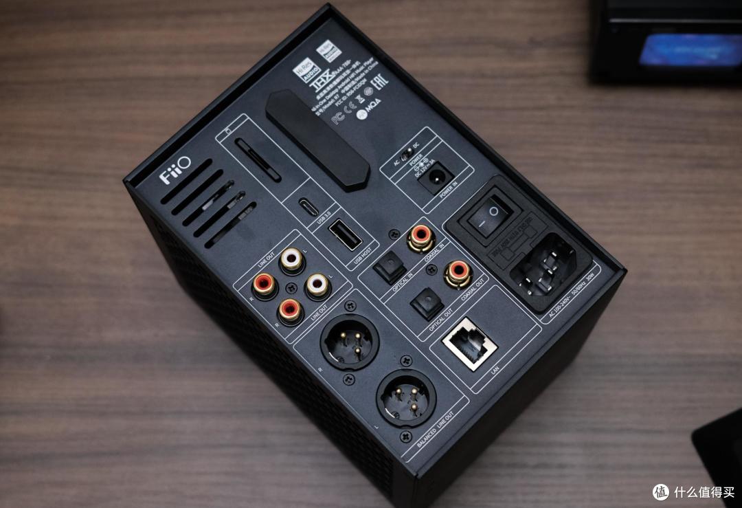不按套路出牌的神奇玩意儿——飞傲 R7 桌面音乐中心