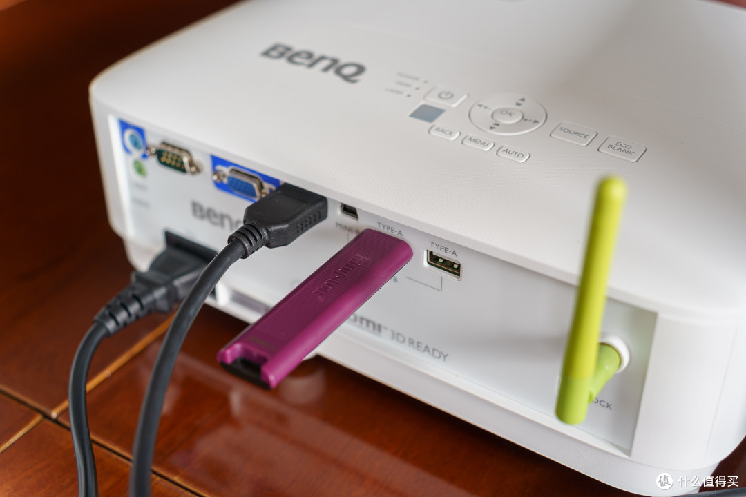 超亮大尺寸投屏,效率更翻倍!Benq 明基E520商用投影仪体验