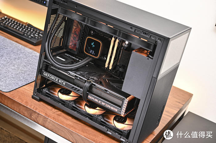 数显与副屏的结合——ROG Z790 HERO+4080 猛禽+乔思伯 D41Mesh 副屏版装机展示