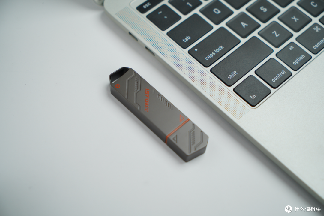 双十一高性能固态U盘推荐：台电256GB USB3.2 固态U盘！