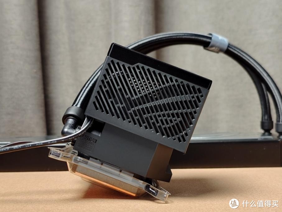i7-14700K最值?龙神三代+七彩虹4070 Ti火神 “黑火”风装机实测